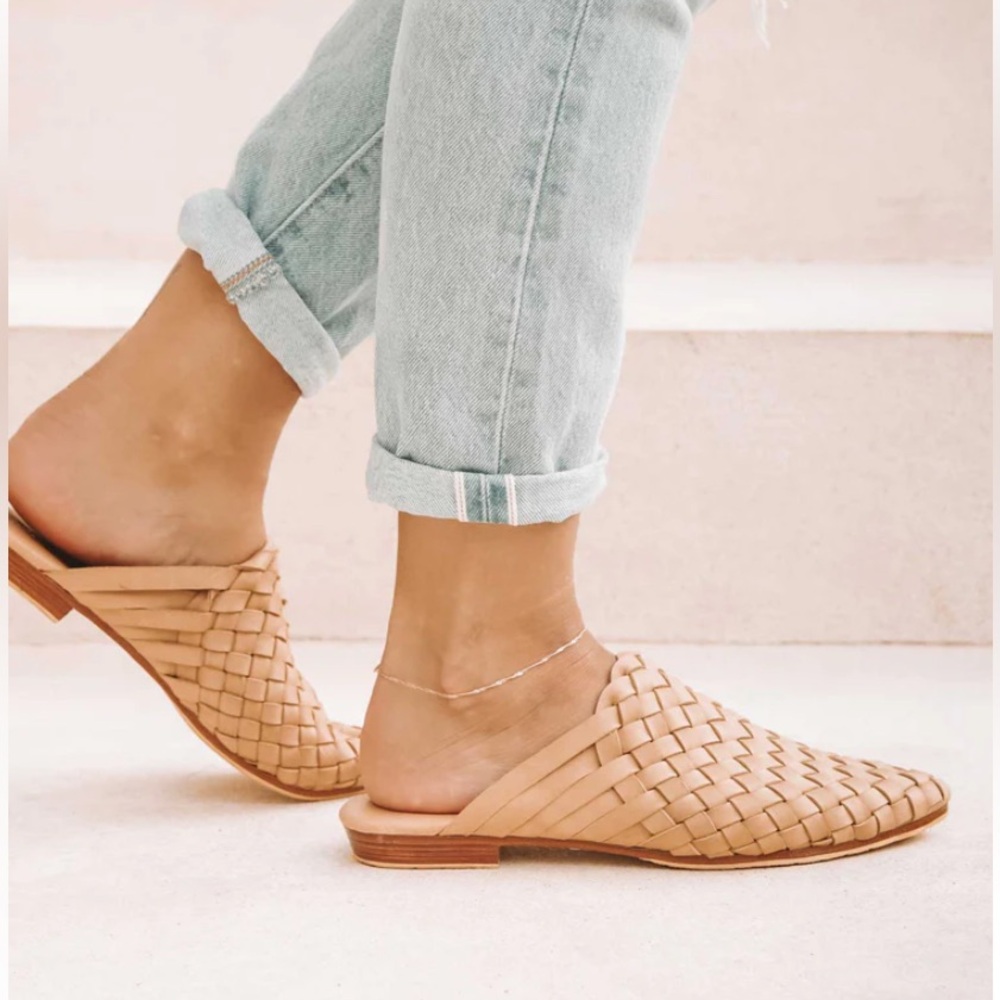 Liberte Prague Woven Cowhide Leather Mule Slip On Flats Shoes Womens 7 Cream Tan - Picture 3 of 9
